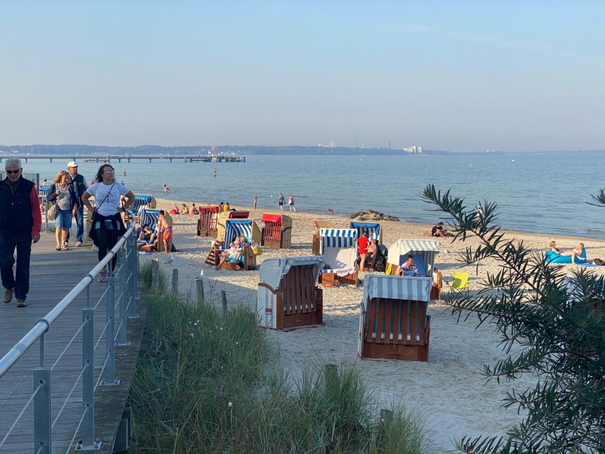 Moderne 3-Zi-Wohnung Mit Meerblick Direkt Am Strand Scharbeutz Exteriör bild